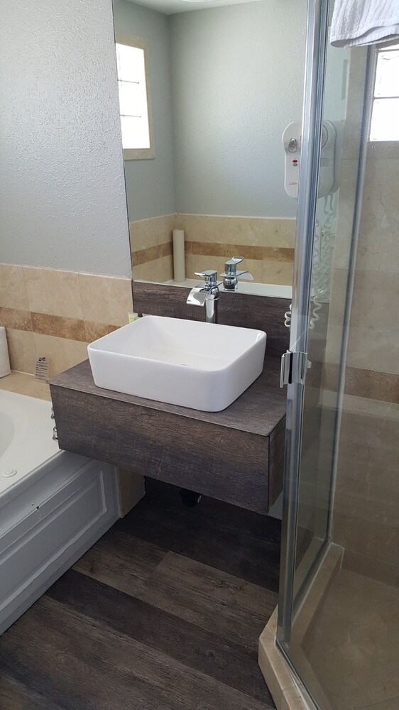 Lake Ridge Hotel - photo 42