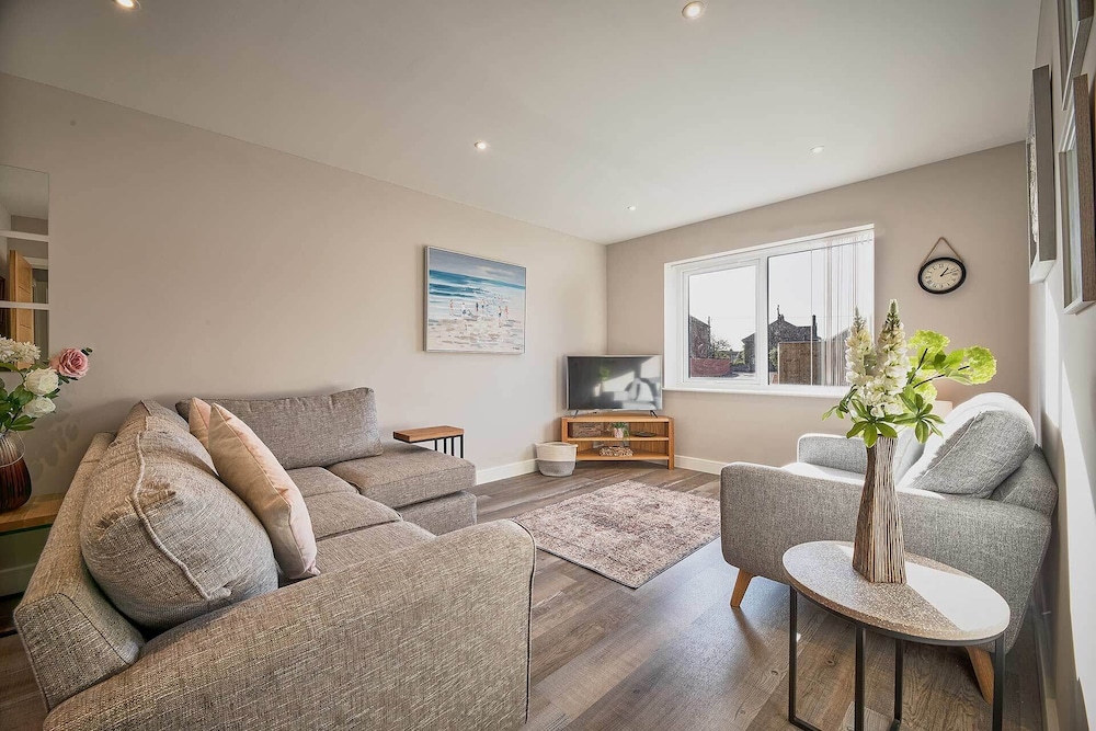 Host & Stay Sunflower Cottage — 4-Star Luxury Hotel in Seahouses, United Kingdom