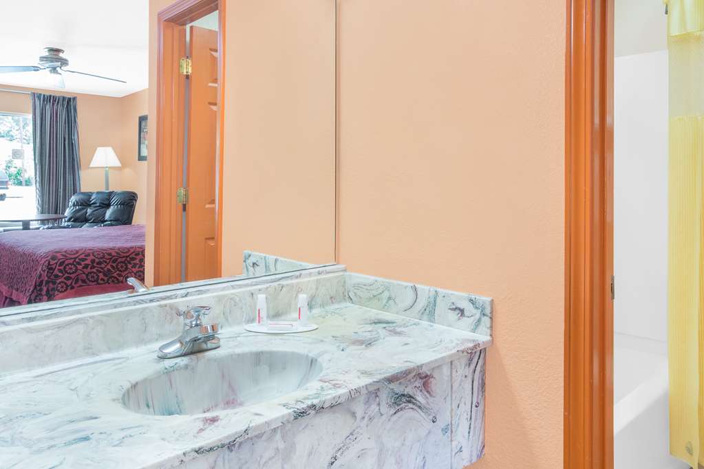 Americas Best Value Inn Kosciusko - photo 9