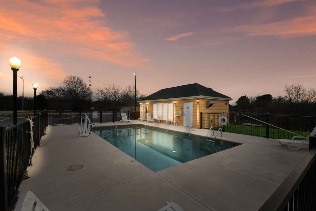 Quality Inn Alcoa Knoxville - photo 20