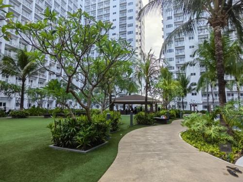 Shore Residences Cozy 1BR Apartment near MOA — 4-Star Luxury Hotel in Manila, Philippines