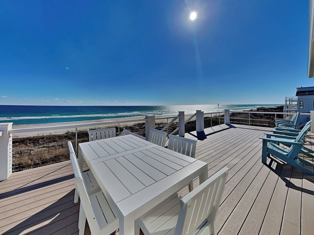 Turtle Paradise by Topsail Realty in Holly Ridge, United States