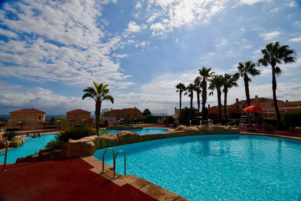 201 Sunflower Ac wifi Private Pool in Santa Pola, Spain