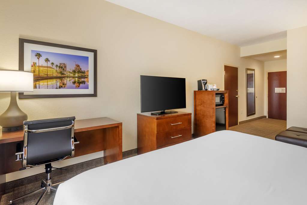 Comfort Inn & Suites Northeast Gateway - photo 27