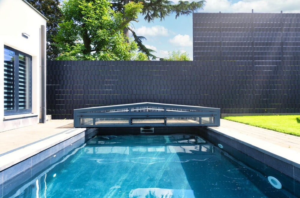 Residence Palace Expo — 5-Star Luxury Hotel in Grimbergen, Belgium