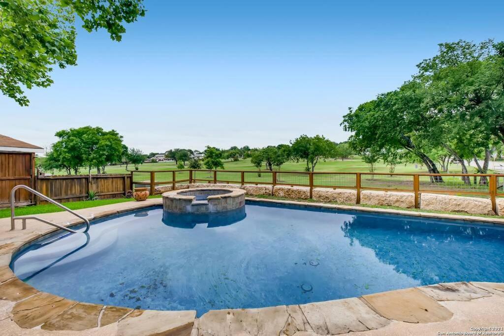 Stunning Pool overlooking Golf course & Game room in San Antonio, United States