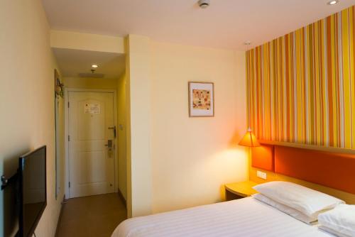 Home Inn — hotel in Yanji