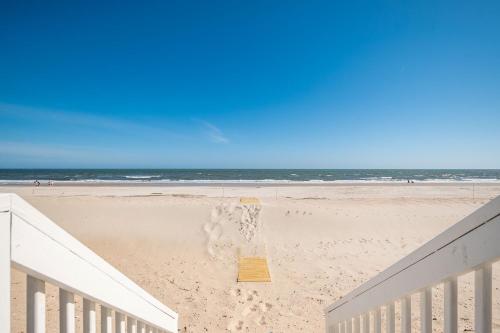 The Salty Dog by Oak Island Accommodations - photo 4