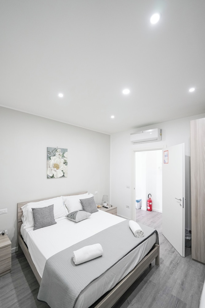 Capodichino Apartment 127 20 — 4-Star Luxury Hotel in Naples, Italy