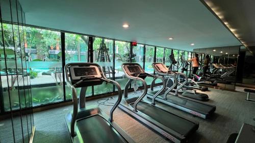 Condo NearBTS Bigpool Gym FastWifi Checkin24h 02
