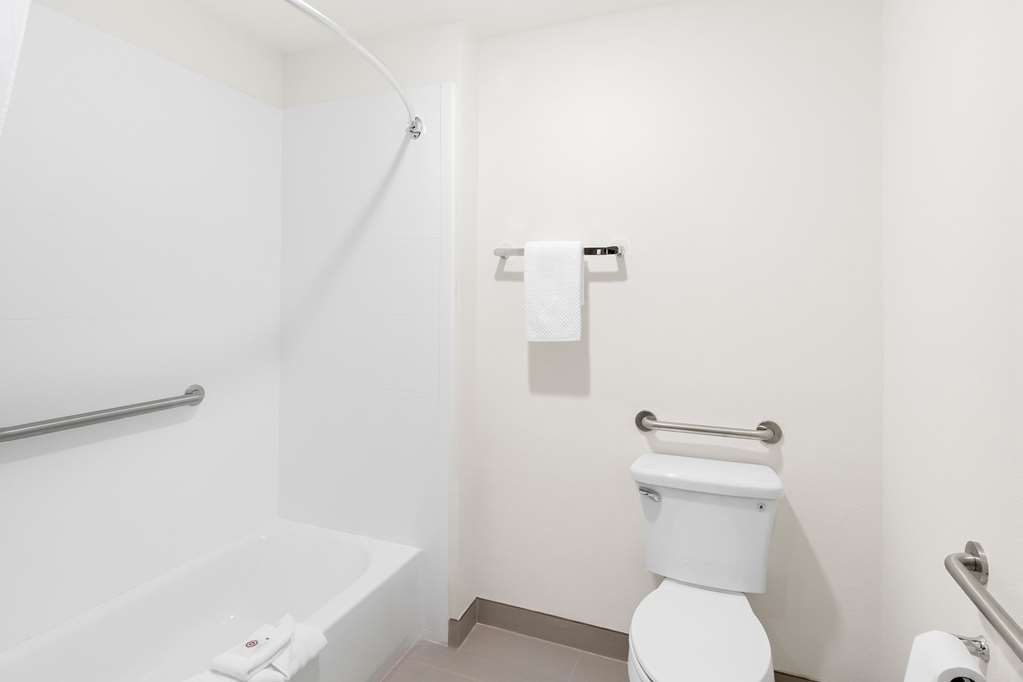 Comfort Suites Portland Airport - photo 11