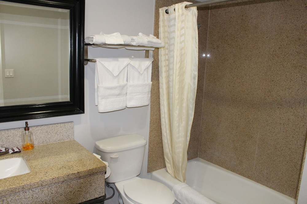 Lyfe Inn & Suites By Aga Lax Airport - photo 32