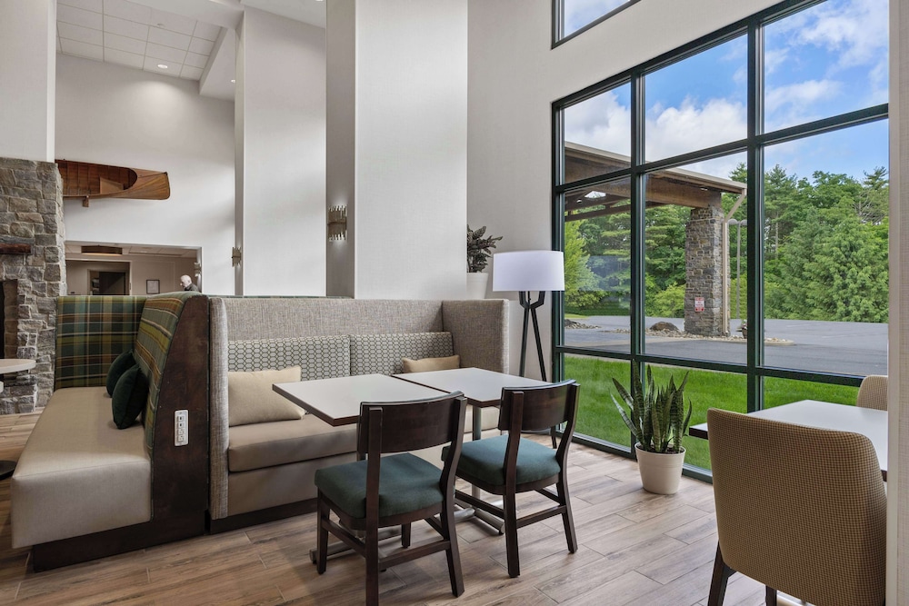 Hampton Inn & Suites Lake George - photo 2