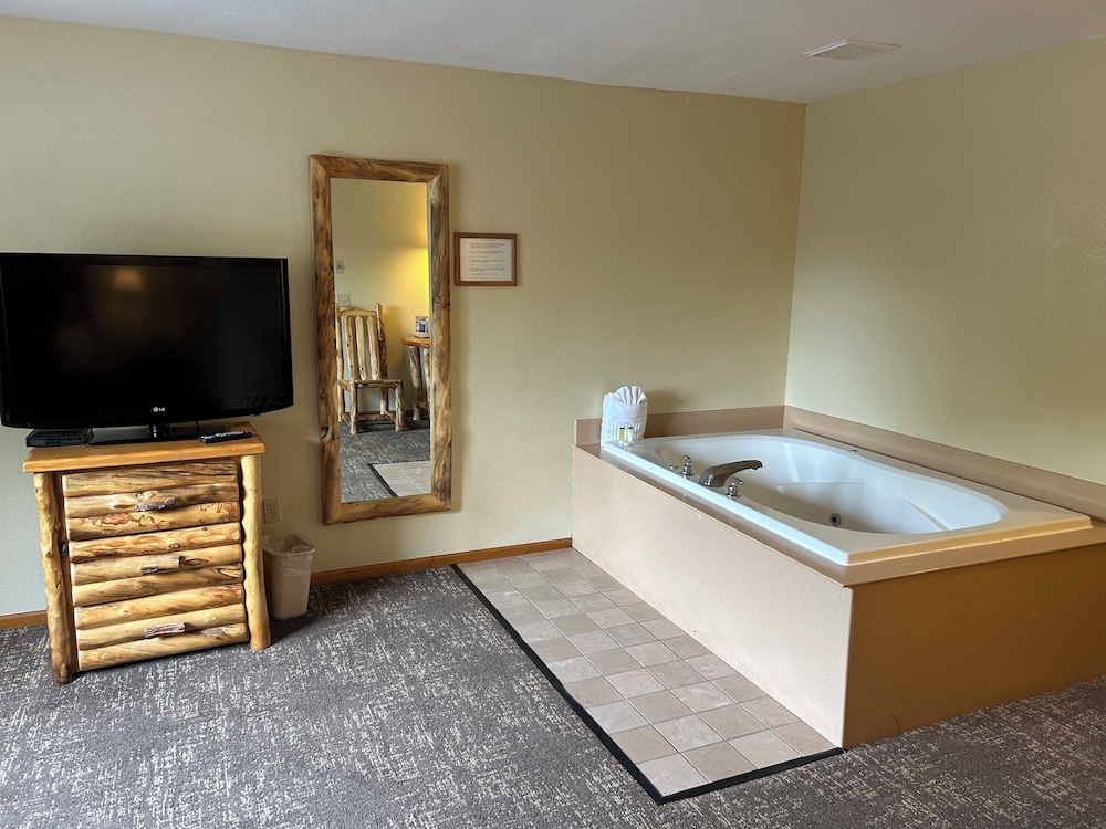 Super 8 by Wyndham Bridgeview of Mackinaw City - photo 19