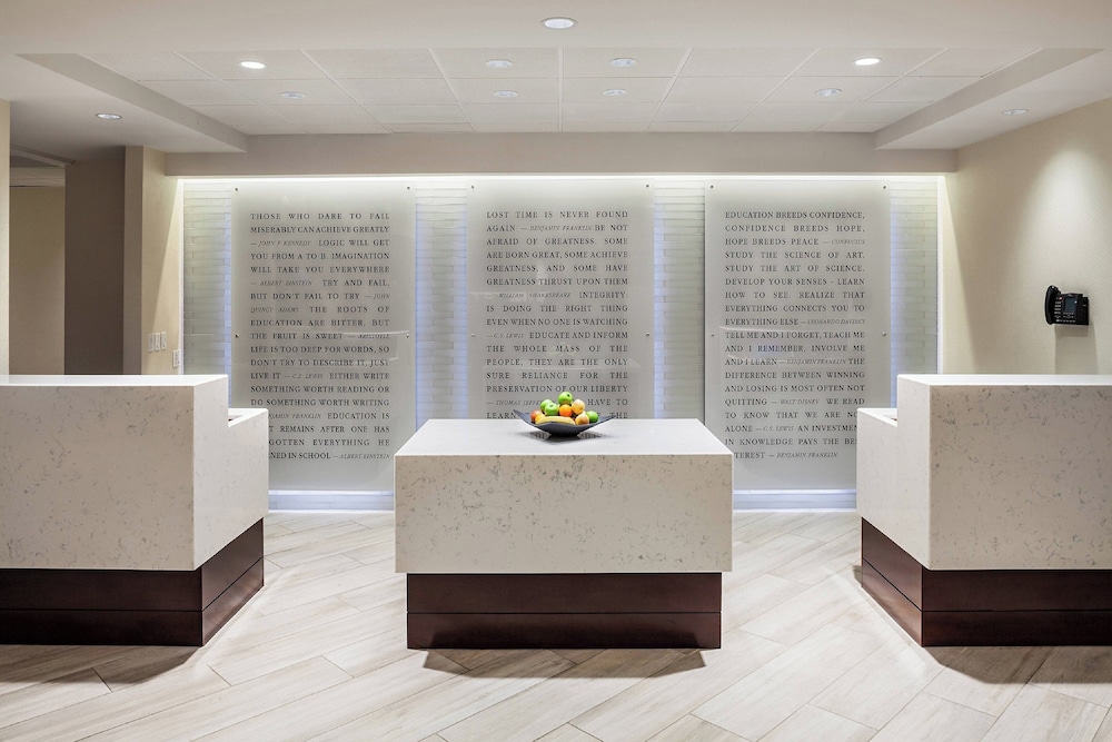 Fullerton Marriott at California State University - photo 3