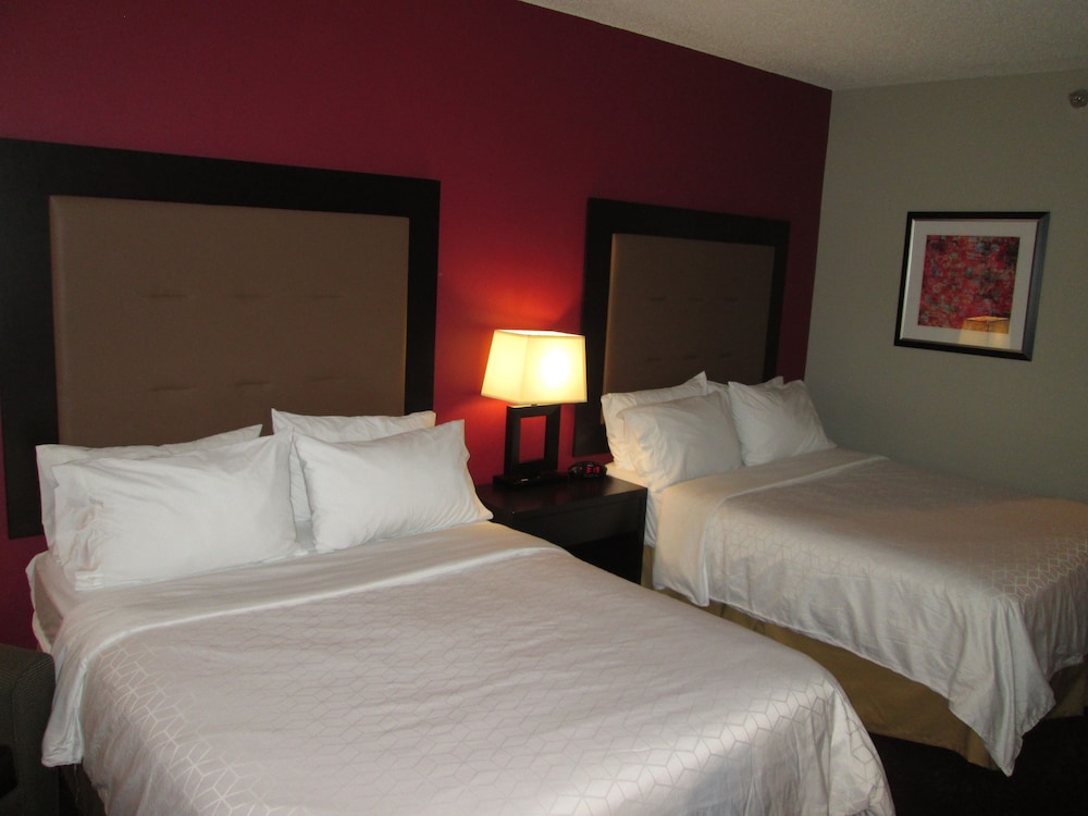 Holiday Inn Express Cloverdale by IHG - photo 29