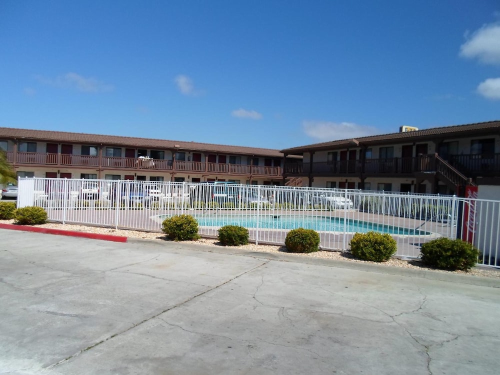 E Z 8 Motel Newark - photo 36