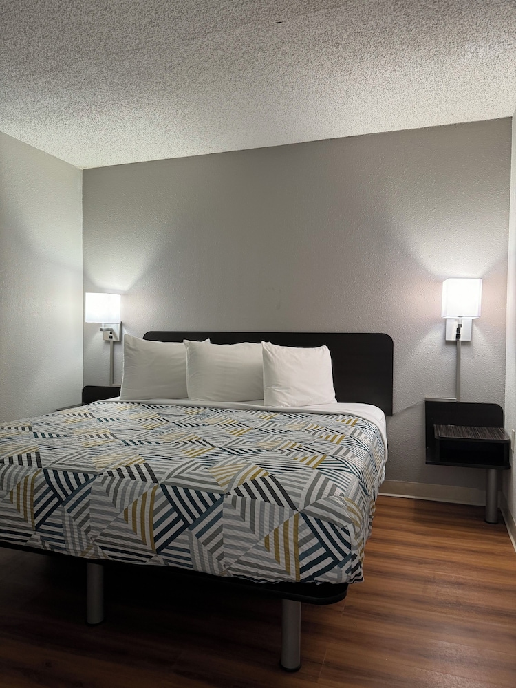 Motel 6 Butte MT Historic City Center - photo 10