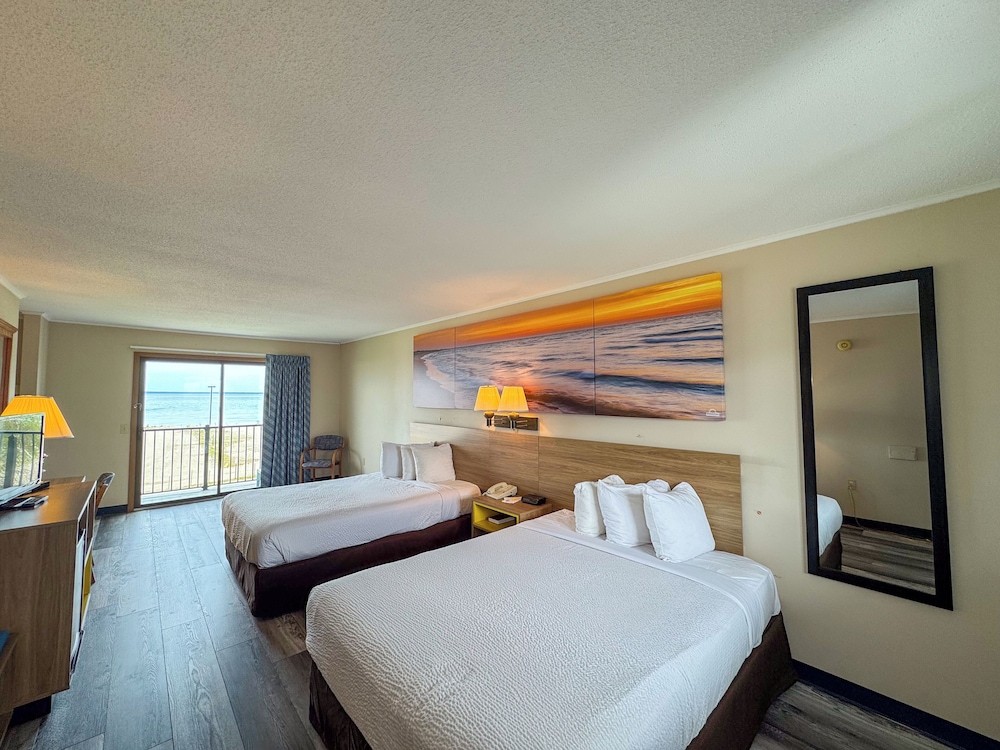 Days Inn by Wyndham Mackinaw City Lakeview - photo 20