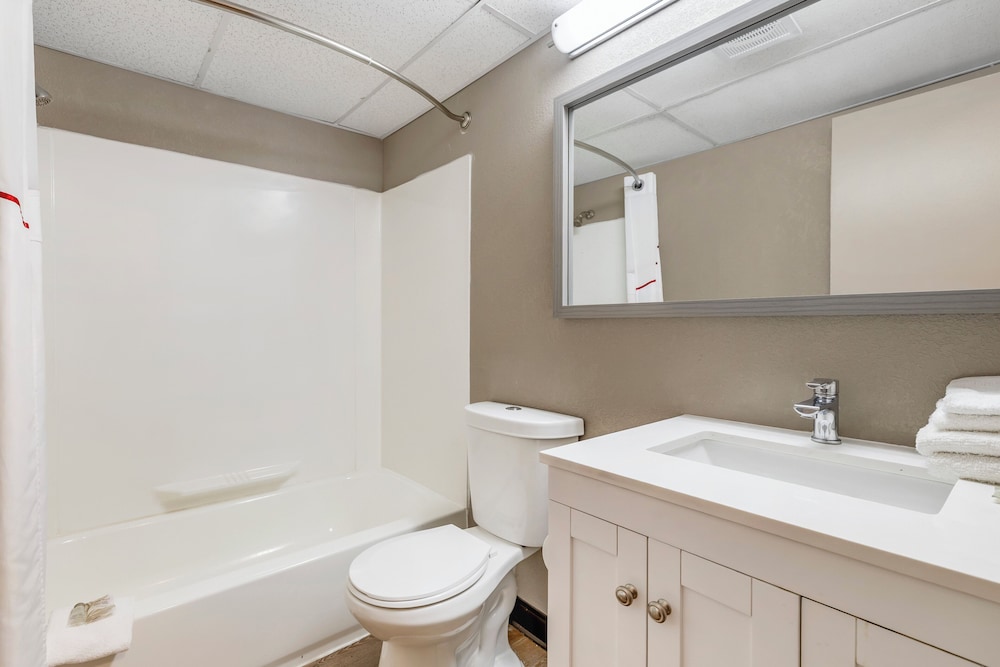 Red Roof Inn Stroudsburg - photo 23