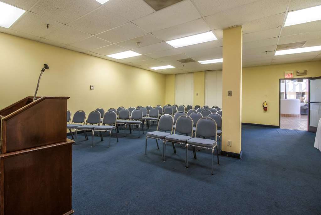 Clarion Hotel Jackson Northwest - photo 44