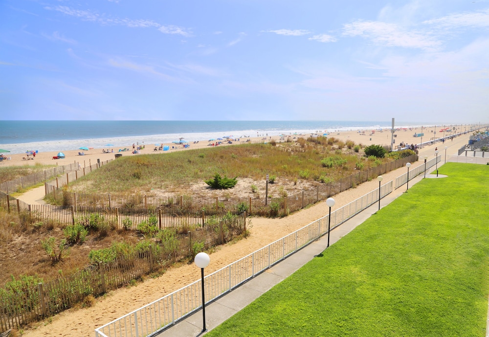 Dunes Suites Oceanfront - photo 17