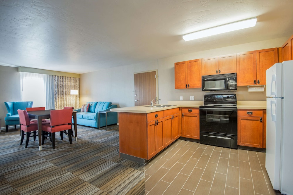 Hampton Inn & Suites Los Alamos White Rock - photo 15