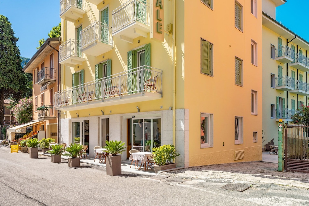 Hotel Centrale - carbon neutral hotel in Garda