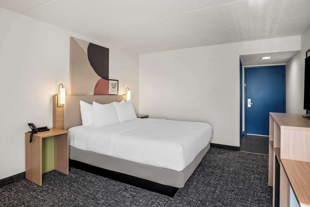 Spark by Hilton Stevensville - photo 30