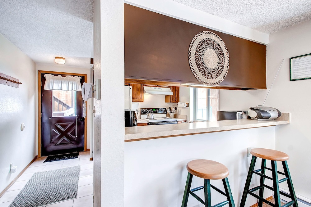 Mark IX By Peak Property Management - photo 8