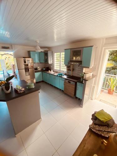 Villa caraïbes Piscine vue sur le zion Sainte Anne — 4-Star Luxury Hotel in Sainte-Anne, Guadeloupe
