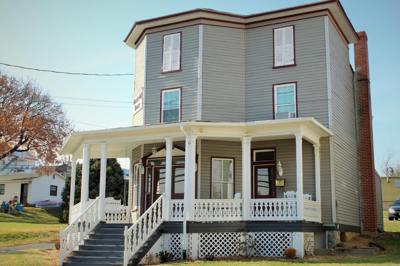 Hawksbill House - featured photo