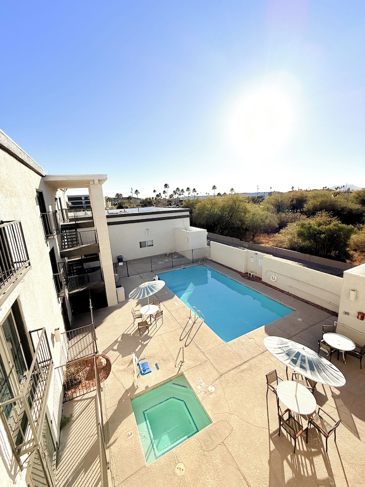 Studio 6 Suites Tucson AZ Airport Kino Sports Complex in Tucson, United States