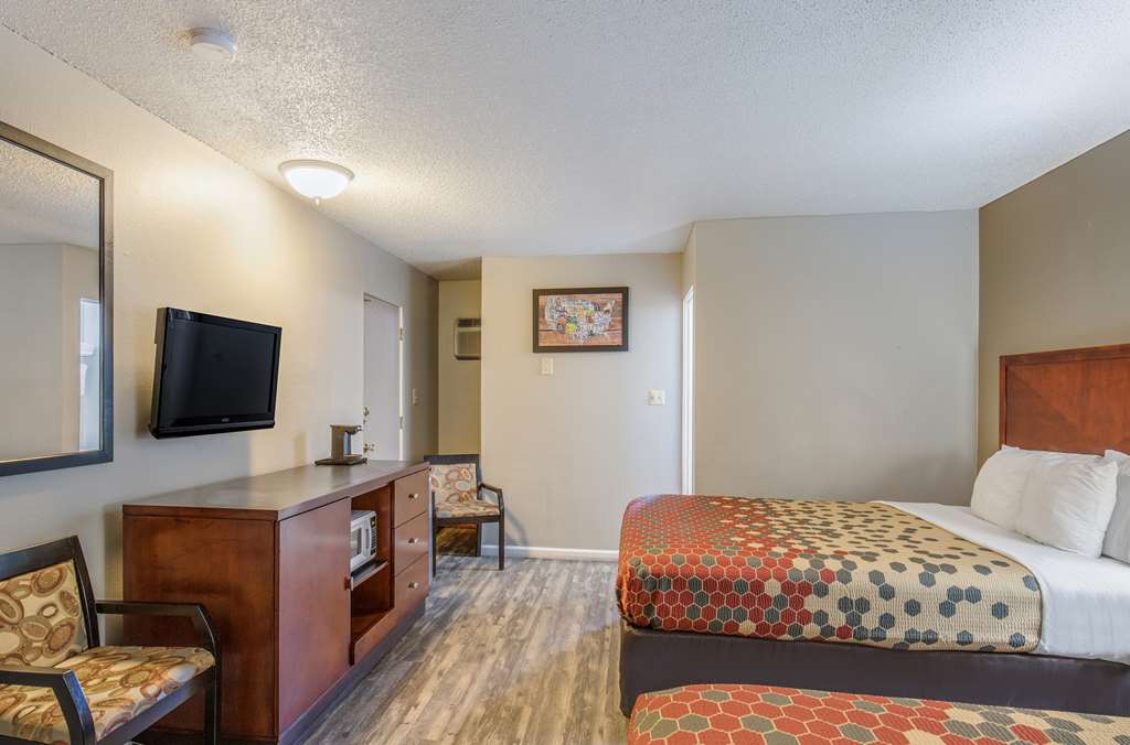 Econo Lodge Inn & Suites Yreka - photo 13