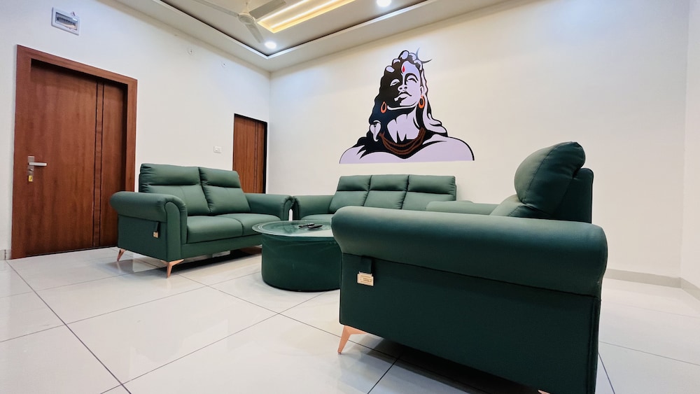 Home Escape Luxe — 4-Star Luxury Hotel in Ujjain, India