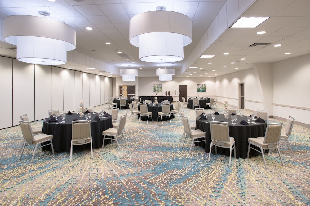 Wyndham Grand Executive Center Little Rock Airport - photo 38