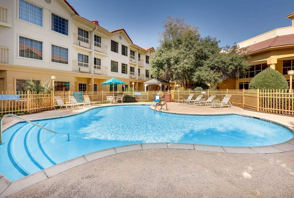 La Quinta Inn & Suites by Wyndham Dallas Addison Galleria - featured photo