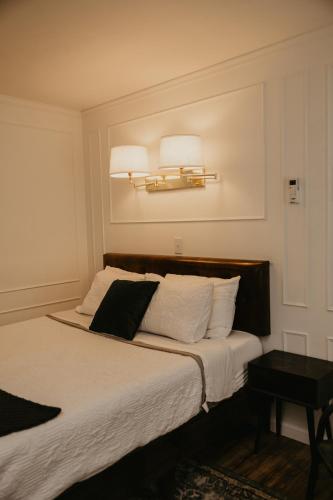 The Brooks Hotel - photo 10