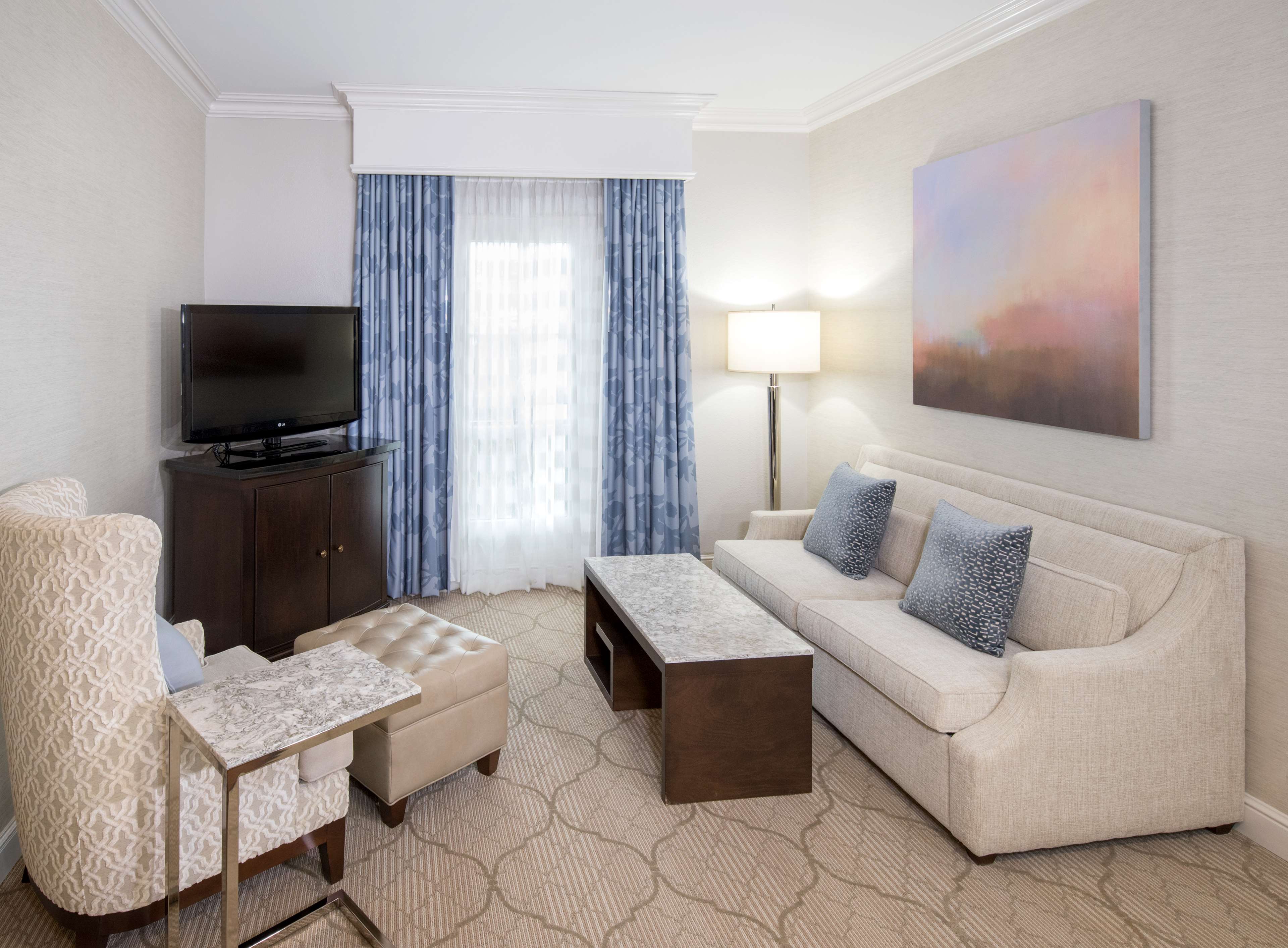 Hampton Inn & Suites Charlotte SouthPark at Phillips Place - photo 30