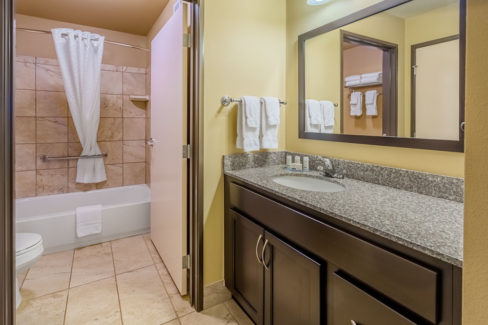 Landmark Suites - photo 15