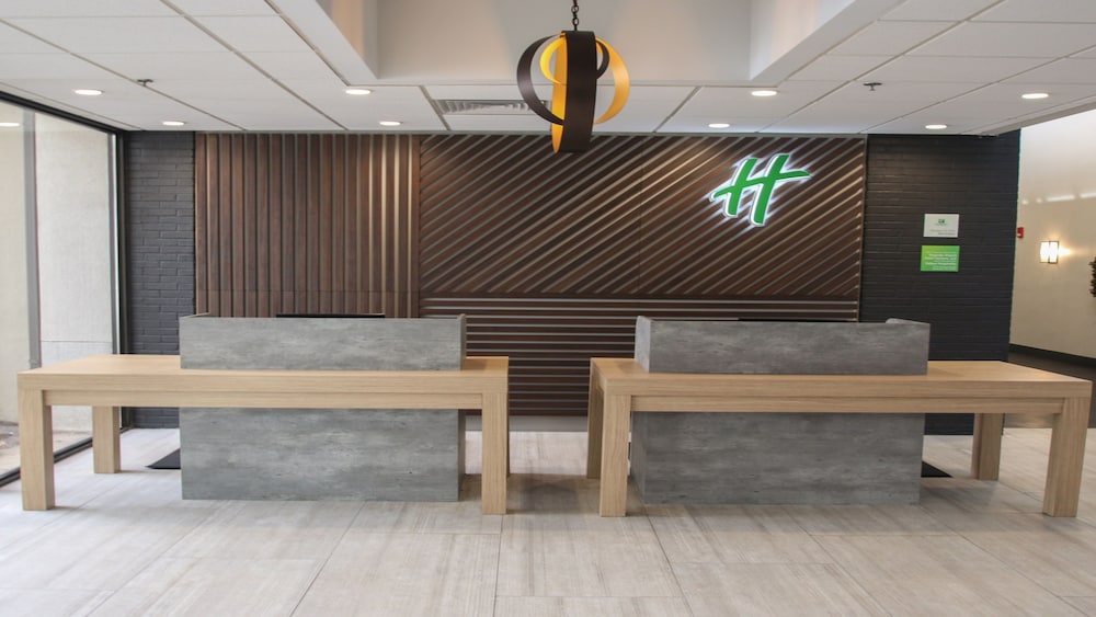 Holiday Inn Roanoke Airport Conference CTR an IHG Hotel - photo 2