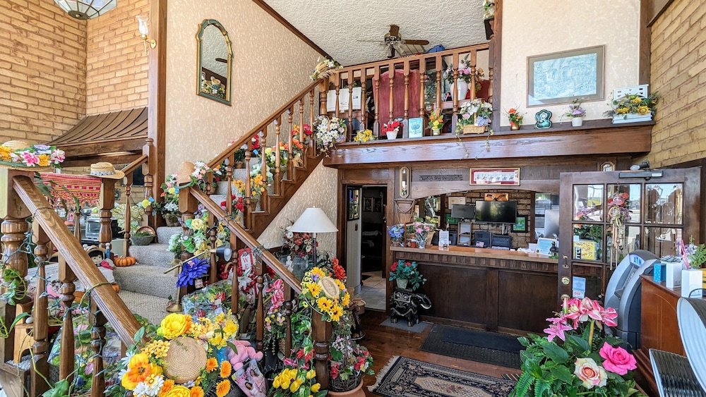 Edelweiss Inn And Suites - photo 3