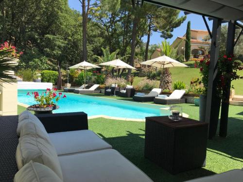 Le Mas de L'alliance 12 P Air Cond Private Pool Near Grignan - carbon neutral hotel in Unknown City
