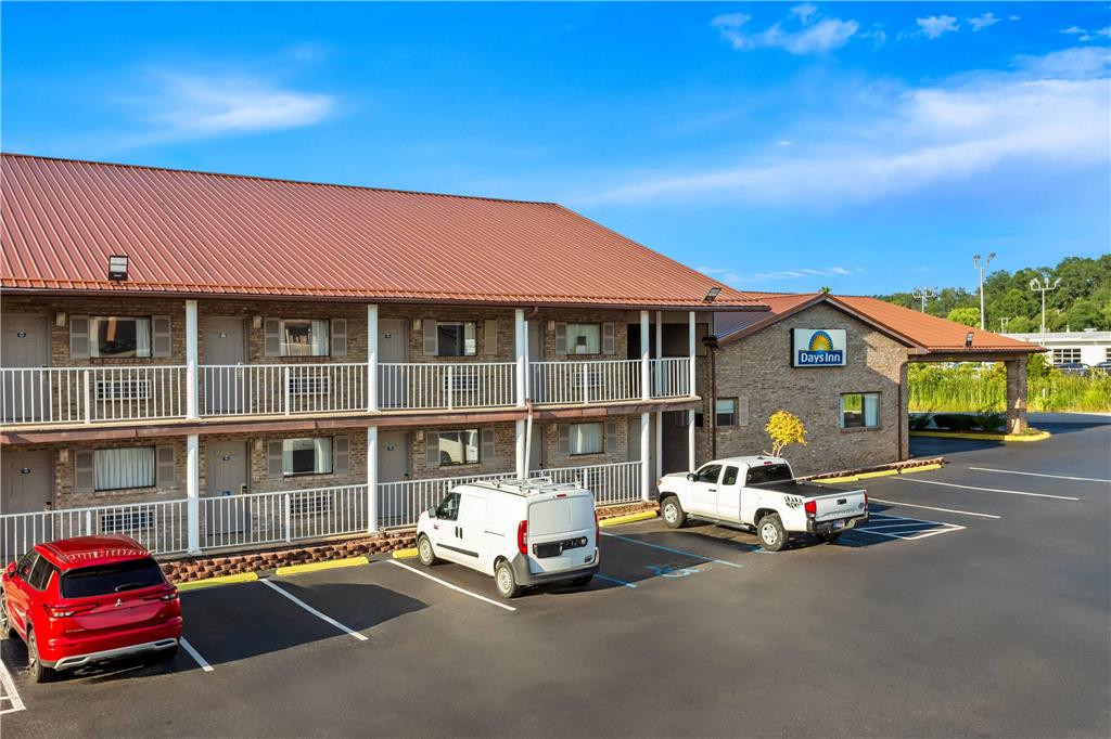 Days Inn by Wyndham Huntington - photo 4
