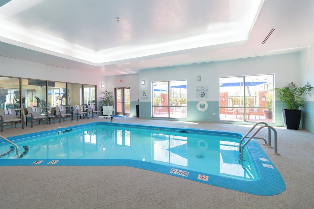 Holiday Inn Express Leland Wilmington Area by IHG - photo 26