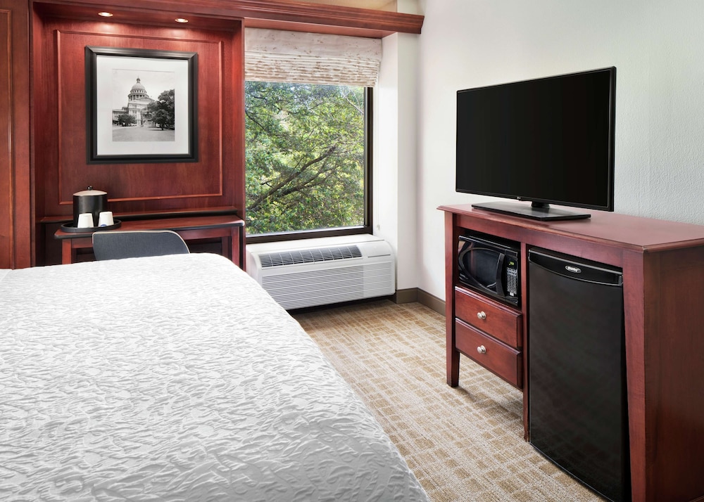 Hampton Inn Austin North @ I 35 & Hwy 183 - photo 9