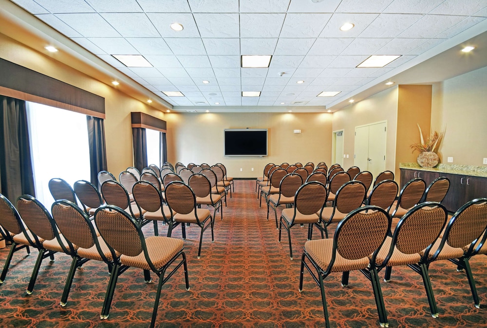 Hampton Inn Beloit - photo 44