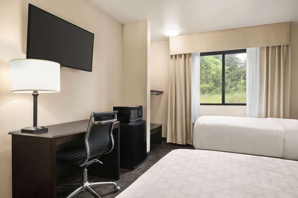 Baymont by Wyndham Hearne - photo 36
