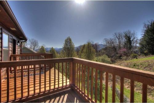 Modern Rustic by Avada Properties - last minute hotel in Gatlinburg