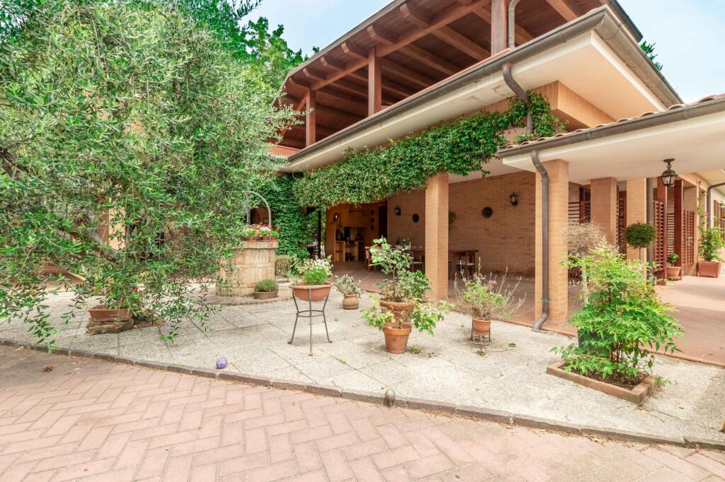 Villa Rosso Corbezzolo Villa Rosso Corbezzolo — 4-Star Luxury Hotel in Carassai, Italy